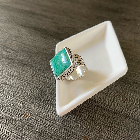 .925 Sterling Silver and Turquoise Ring - Picture 5 of 8